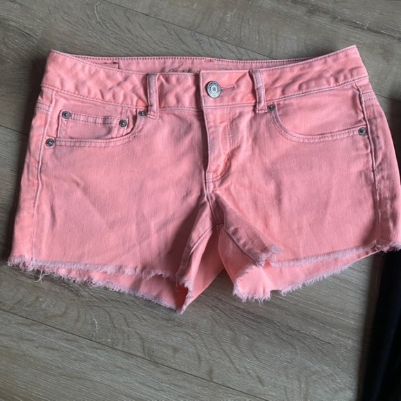 American Eagle jean shorts size 6 peachy pink stretch - Picture 1 of 4
